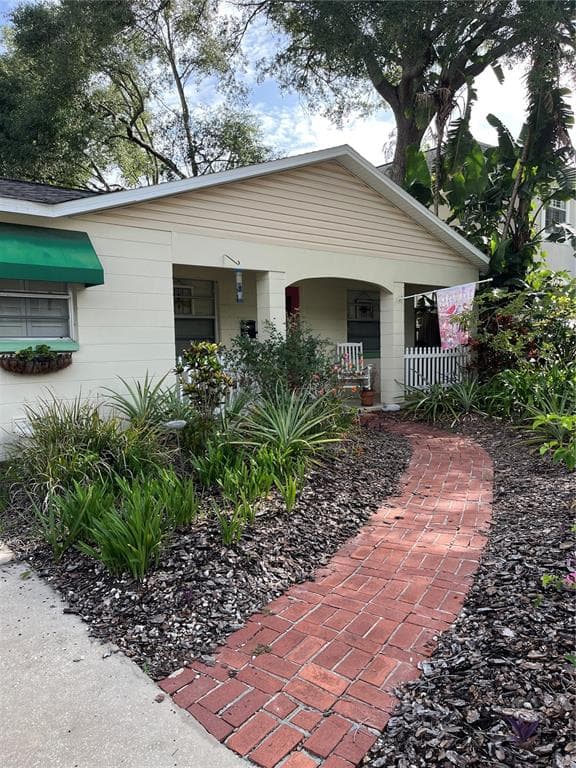 2905 W SAN CARLOS STREET TAMPA, FL 33629