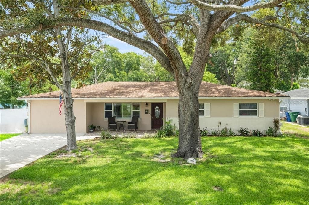 2106 S CORTEZ AVENUE TAMPA, FL 33629