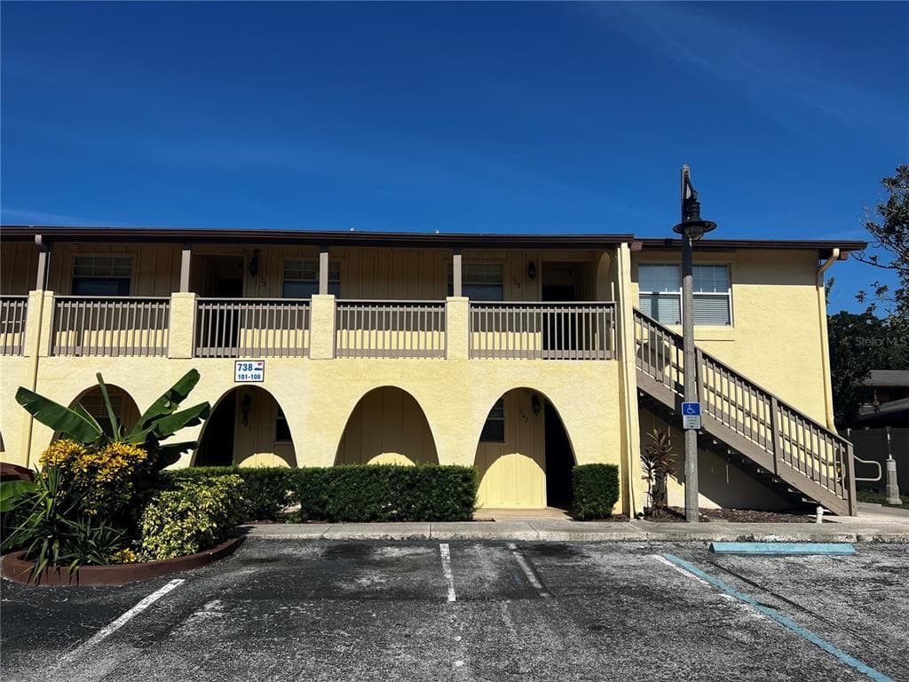 738 E MICHIGAN STREET UNIT 105 ORLANDO, FL 32806