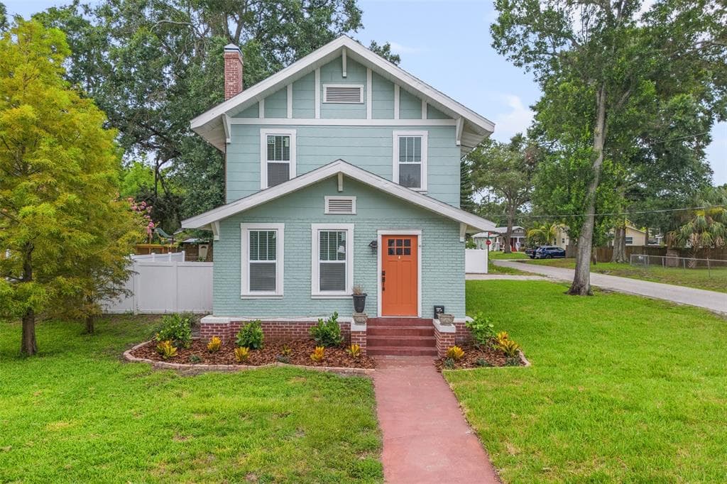 720 W WOODLAWN AVENUE TAMPA, FL 33603