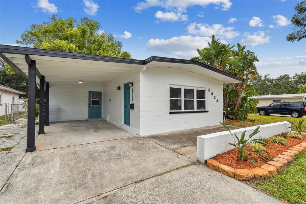 6929 39TH AVENUE N ST PETERSBURG, FL 33709