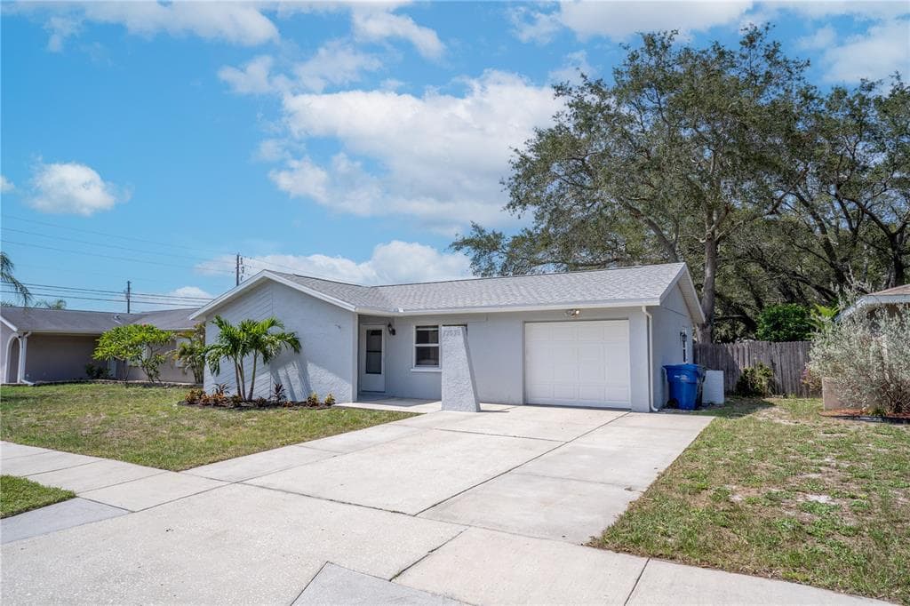 13039 124TH AVENUE LARGO, FL 33774