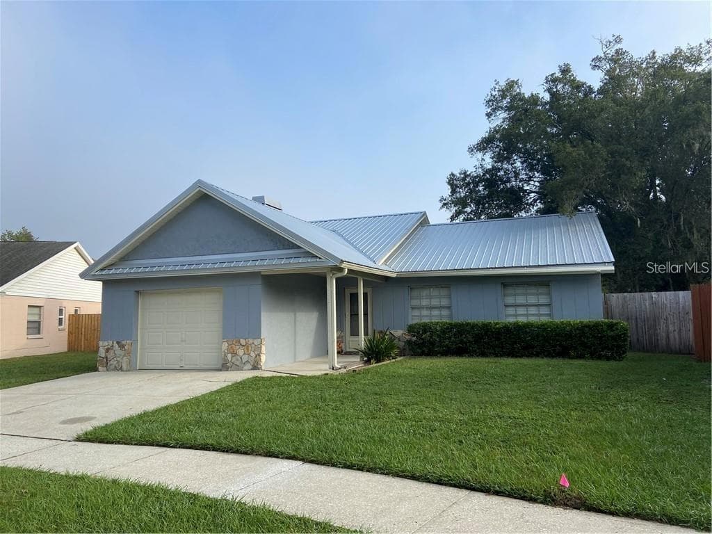 4604 N COUNTRY HILLS COURT PLANT CITY, FL 33566