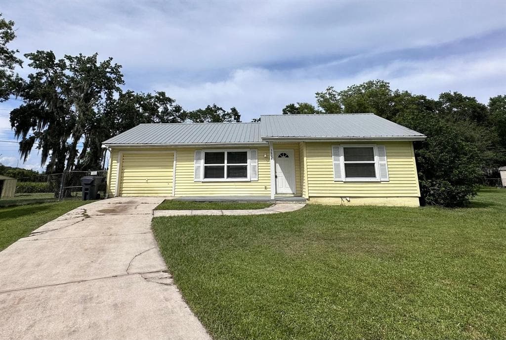 3808 COUNTRY LOOP W LAKELAND, FL 33811