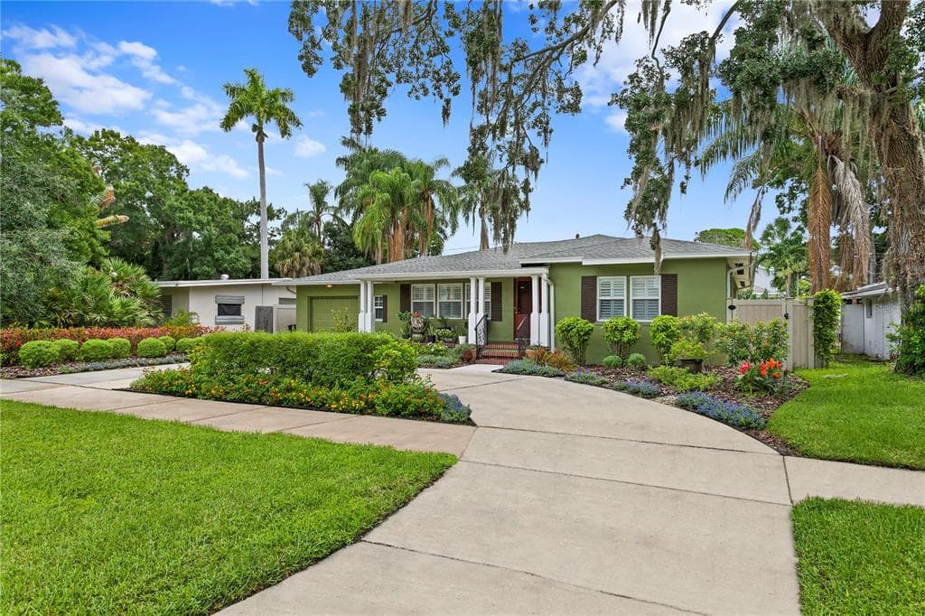 822 SNELL ISLE BOULEVARD NE ST PETERSBURG, FL 33704