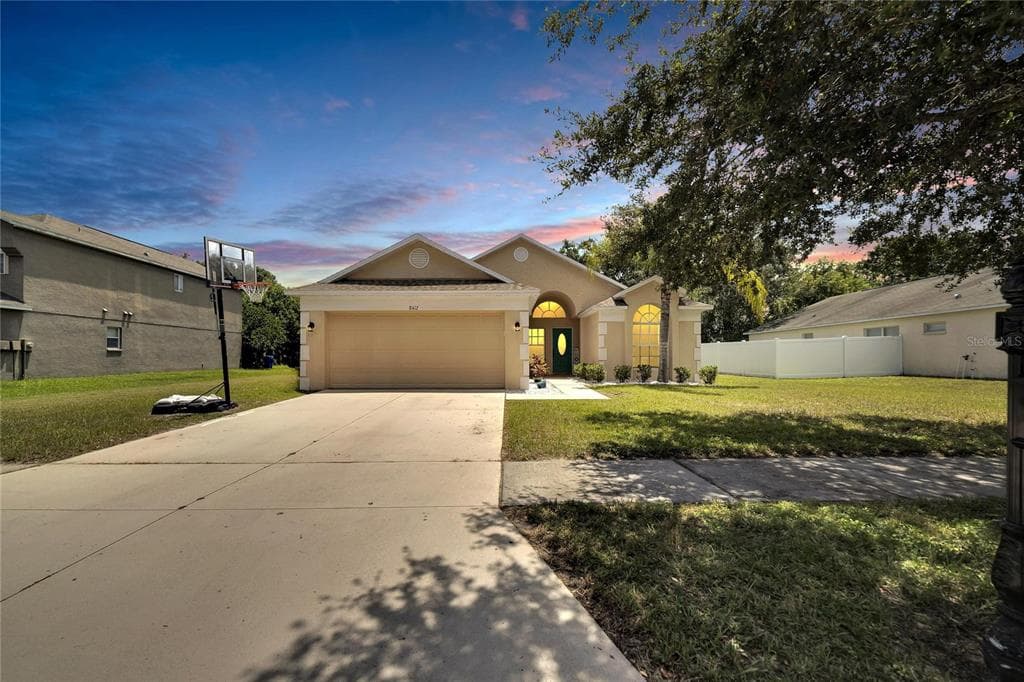 8412 CARRIAGE POINTE DRIVE GIBSONTON, FL 33534