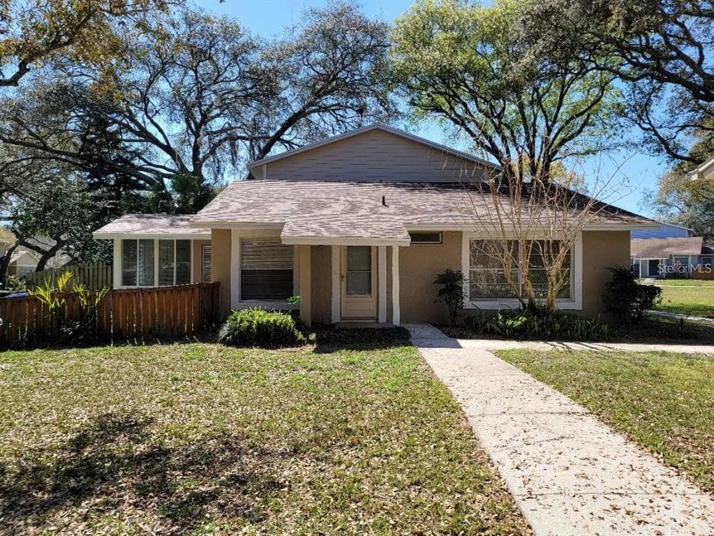 14689 PINE GLEN CIRCLE LUTZ, FL 33559