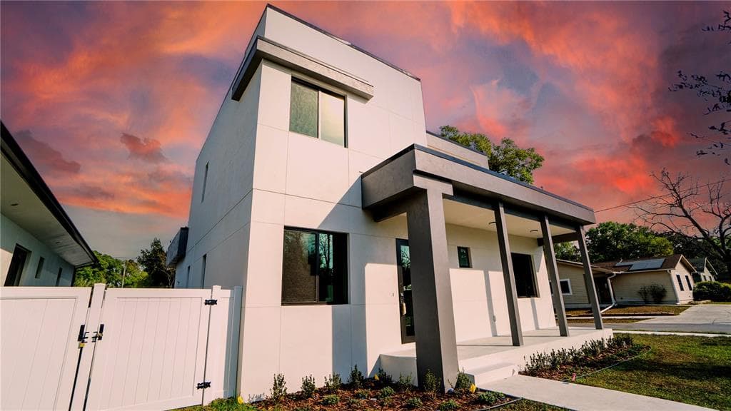 404 E SEWARD STREET TAMPA, FL 33604