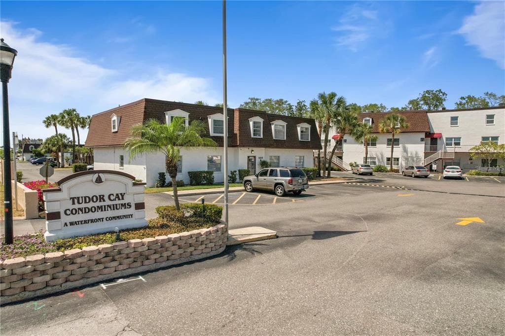 9201 TUDOR DRIVE UNIT C213 TAMPA, FL 33615