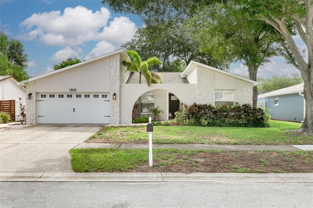 1823 WILLOW OAK DRIVE W PALM HARBOR, FL 34683