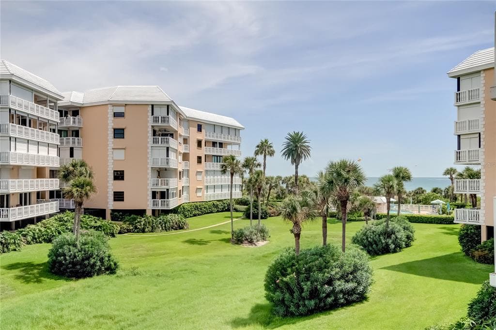 6600 SUNSET WAY UNIT 208 ST PETE BEACH, FL 33706