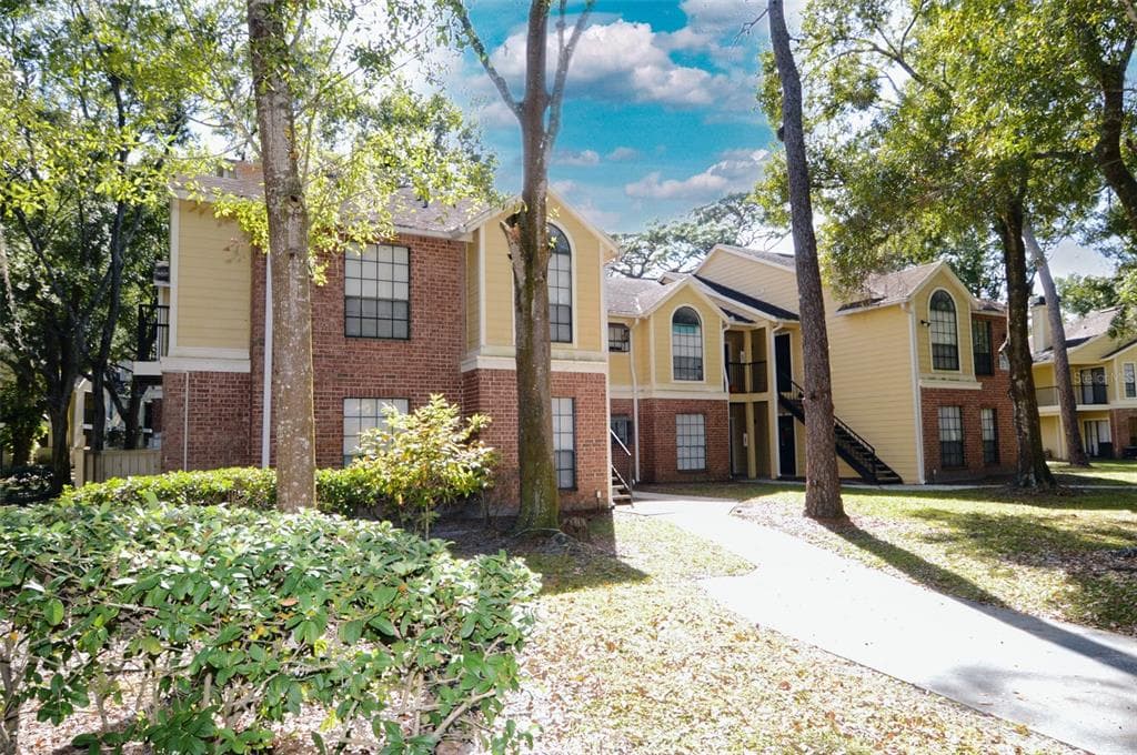 8635 MALLARD RESERVE DRIVE UNIT 201 TAMPA, FL 33614