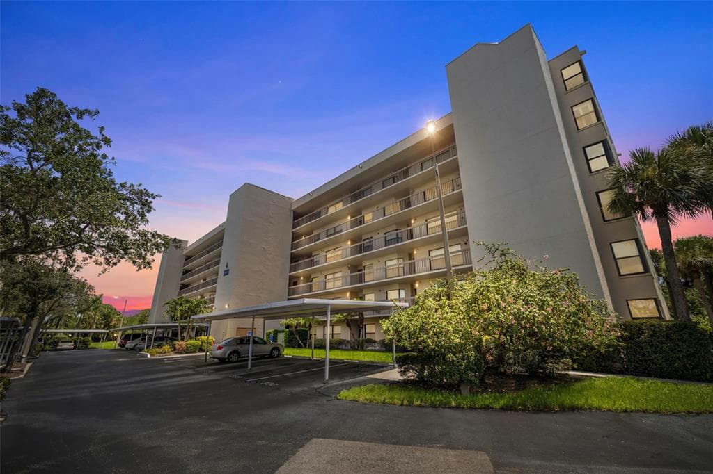 1332 PASADENA AVENUE S UNIT 404 SOUTH PASADENA, FL 33707