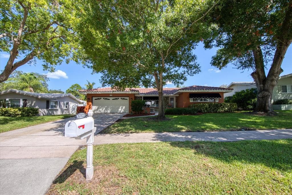 12123 69TH AVENUE SEMINOLE, FL 33772