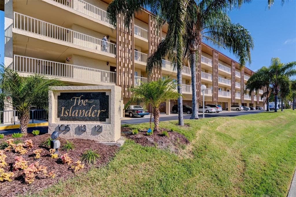 105 ISLAND WAY UNIT 112 CLEARWATER, FL 33767
