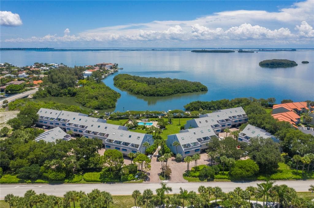 1355 PINELLAS BAYWAY S UNIT 5 TIERRA VERDE, FL 33715