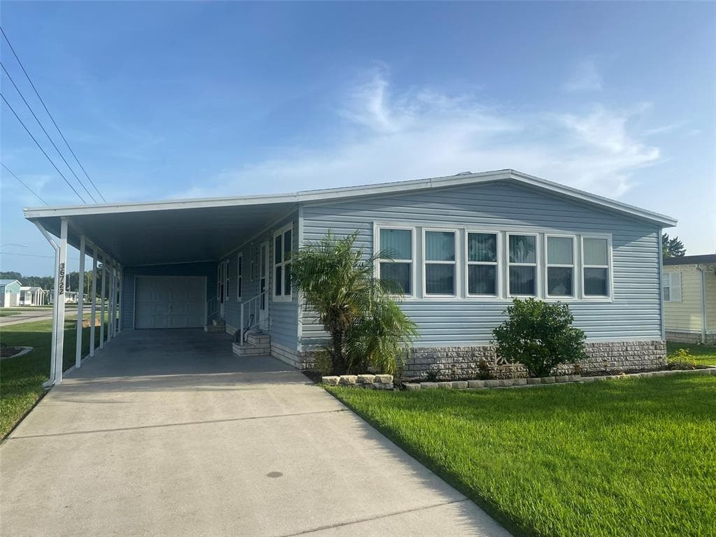 36722 STRAND DR ZEPHYRHILLS, FL 33542
