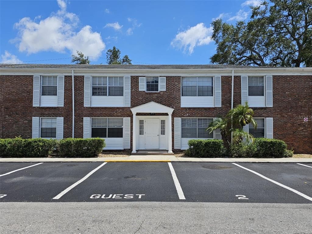 4507 9TH STREET W UNIT B5 BRADENTON, FL 34207