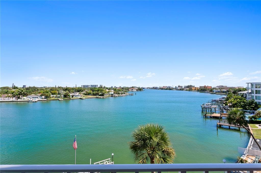 285 107TH AVENUE UNIT 501 TREASURE ISLAND, FL 33706