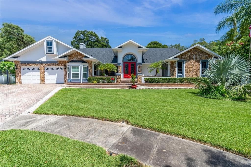 2804 BRIDLEWOOD COURT PALM HARBOR, FL 34683