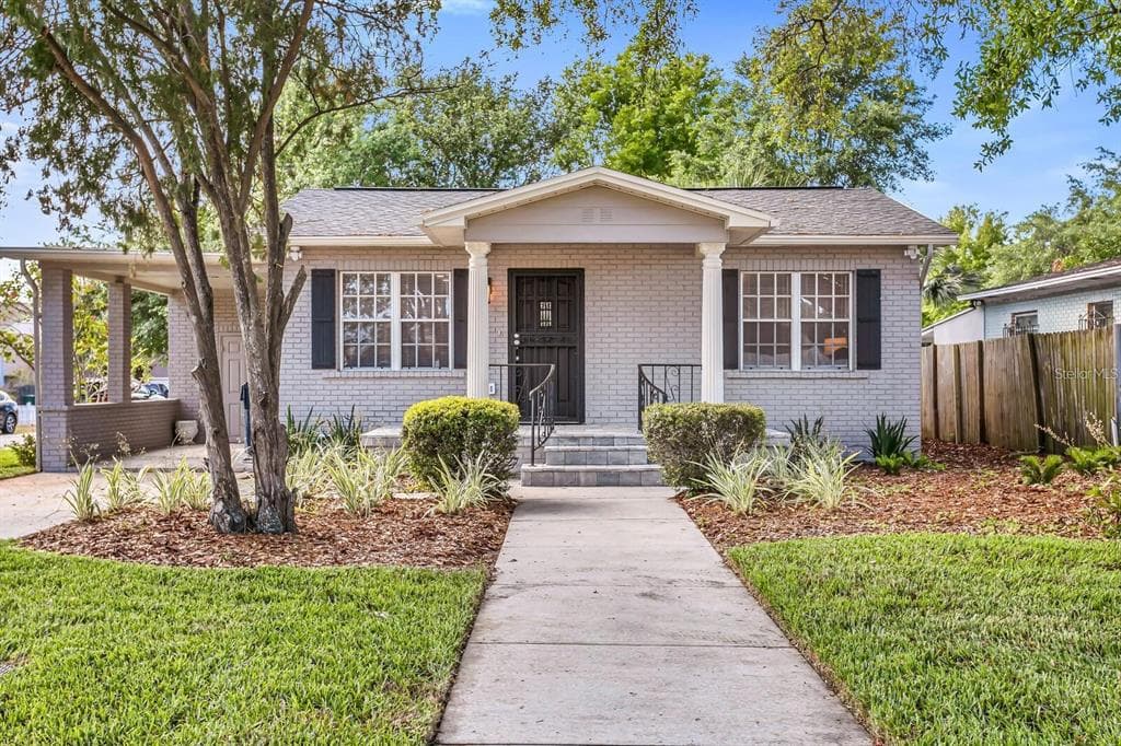 2702 W SAINT JOSEPH STREET TAMPA, FL 33607