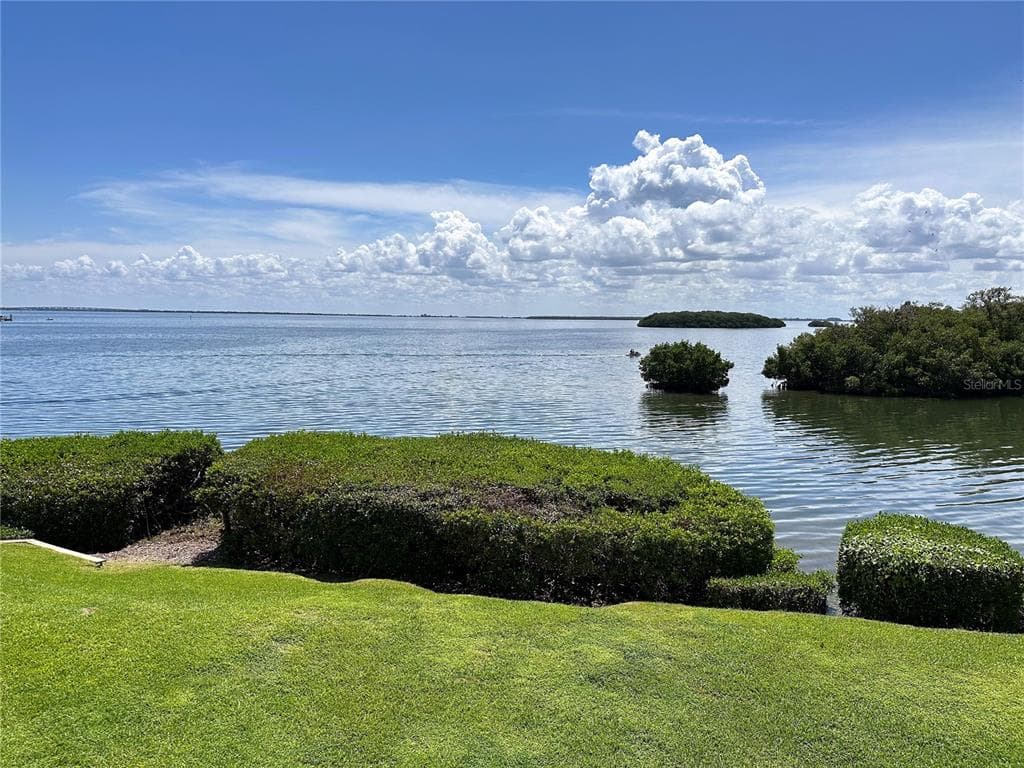 1515 PINELLAS BAYWAY S UNIT 10