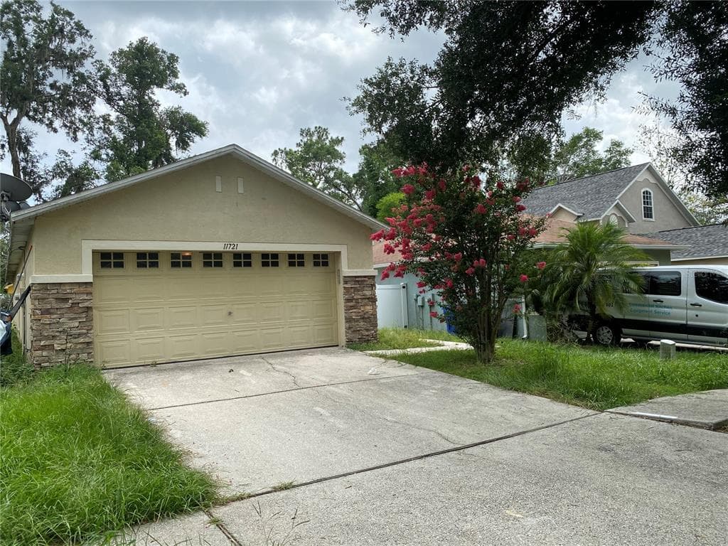 11721 MANGO GROVES BOULEVARD SEFFNER, FL 33584