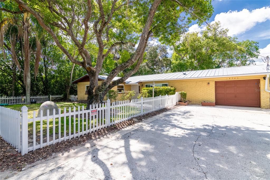 18703 YOCAM AVENUE LUTZ, FL 33549