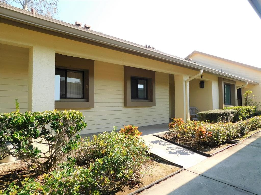 2505 OAKLEAF LANE UNIT 24C CLEARWATER, FL 33763
