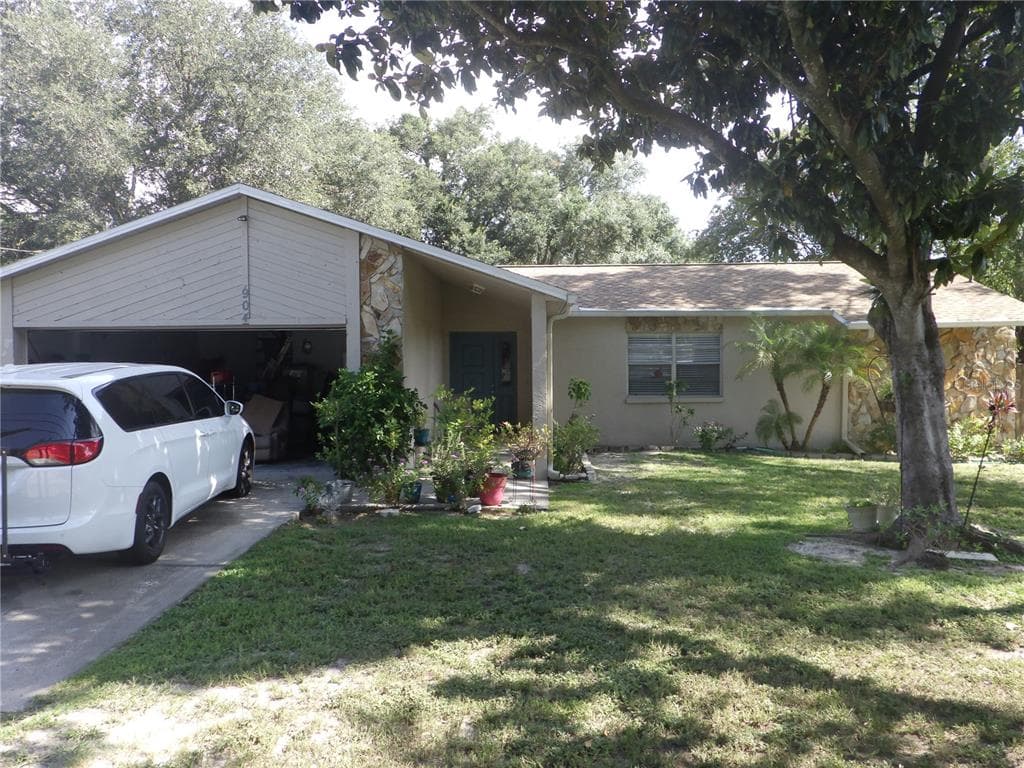 904 E WINDHORST ROAD SEFFNER, FL 33584