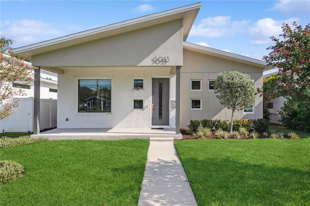5053 DARTMOUTH AVENUE N ST PETERSBURG, FL 33710