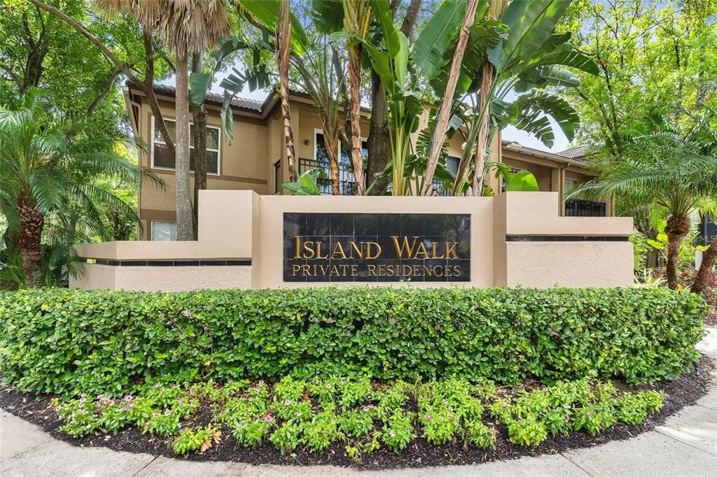 833 NORMANDY TRACE ROAD TAMPA, FL 33602