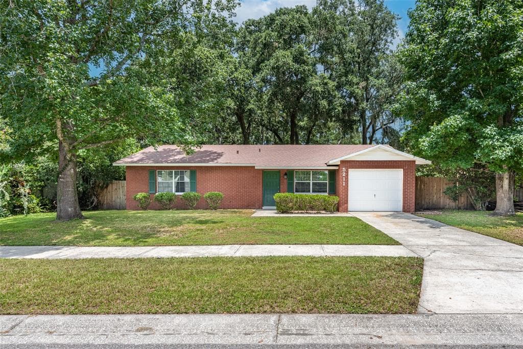 5211 PRESIDENTIAL STREET SEFFNER, FL 33584