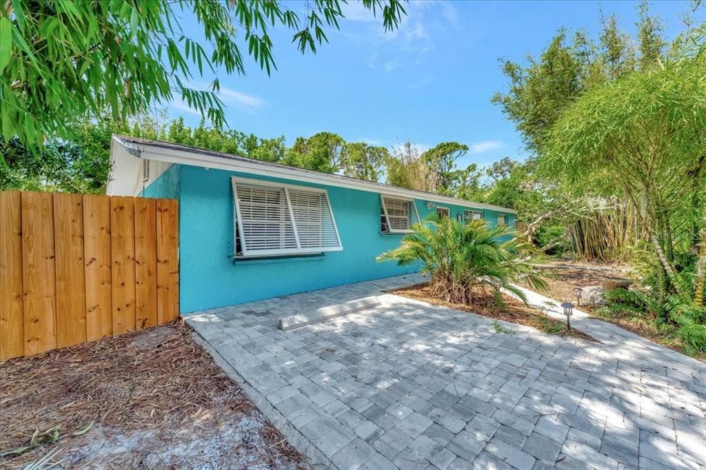 691 PONDEROSA ROAD VENICE, FL 34293