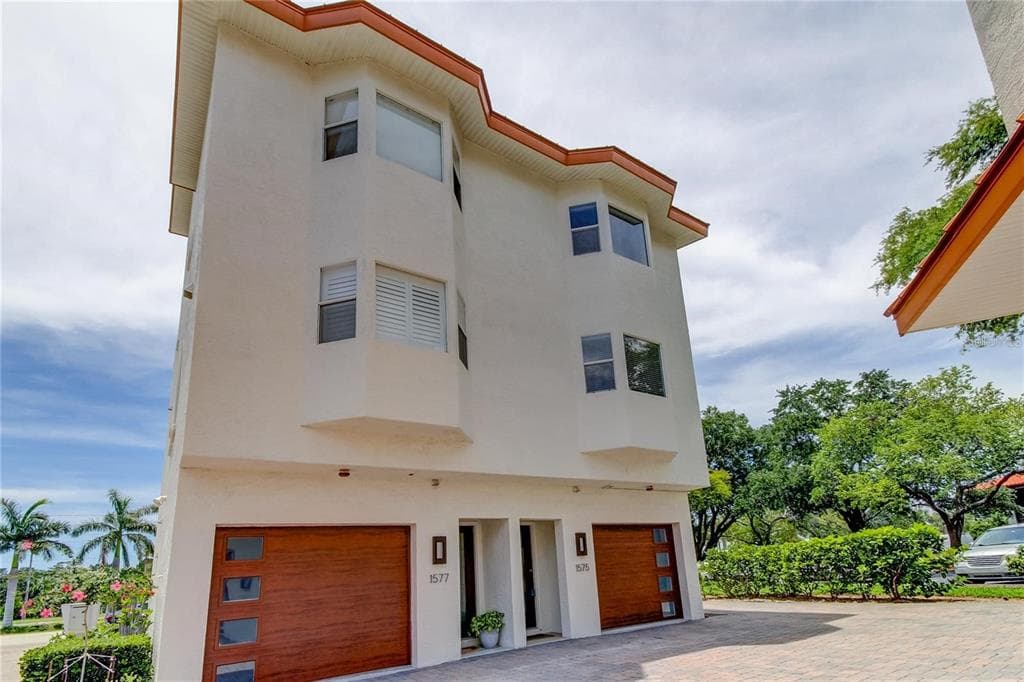 1575 PINELLAS BAYWAY WAY S UNIT 1575 TIERRA VERDE, FL 33715