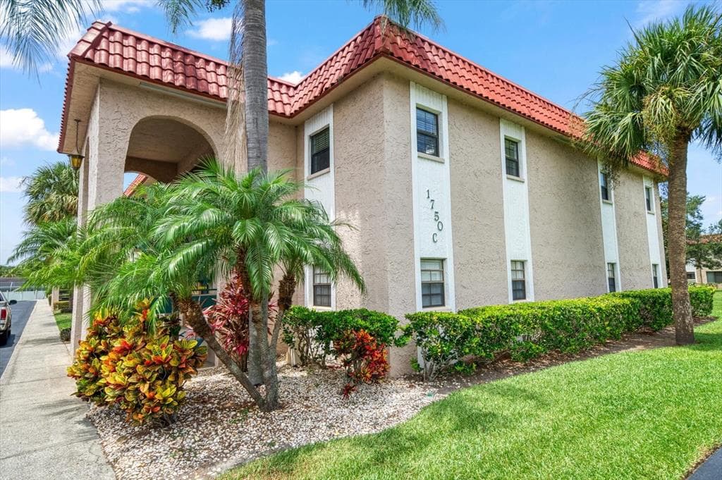 1750 BELLEAIR FOREST DRIVE UNIT C5 BELLEAIR, FL 33756