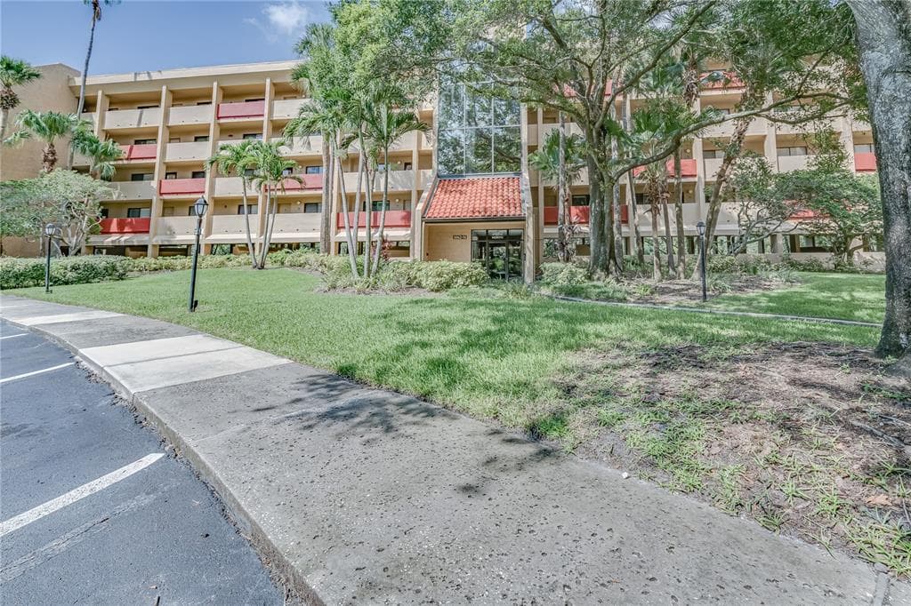 3062 EASTLAND BOULEVARD UNIT 106 CLEARWATER, FL 33761