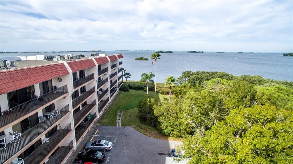 2700 BAYSHORE BOULEVARD UNIT 11-403 DUNEDIN, FL 34698