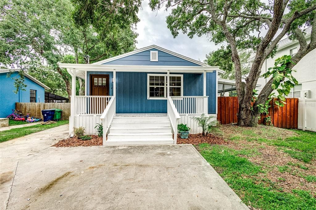 4708 W PAXTON AVENUE TAMPA, FL 33611