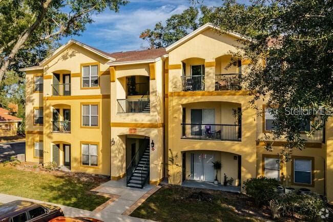 5618 PINNACLE HEIGHTS CIRCLE UNIT 201 TAMPA, FL 33624
