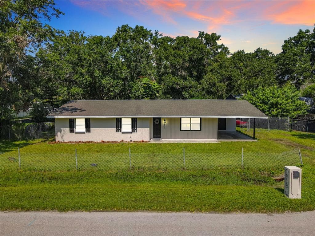 10425 RAY STREET GIBSONTON, FL 33534