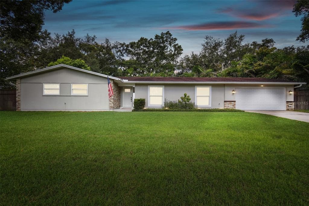 512 NANTUCKET DRIVE TEMPLE TERRACE, FL 33617