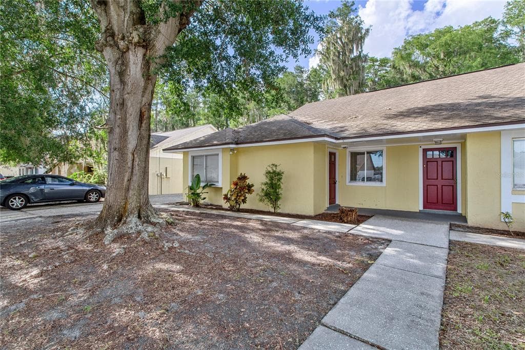 3219 LAUREL DALE DRIVE TAMPA, FL 33618