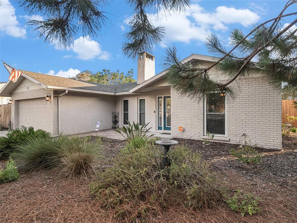 7417 3RD AVENUE NW BRADENTON, FL 34209