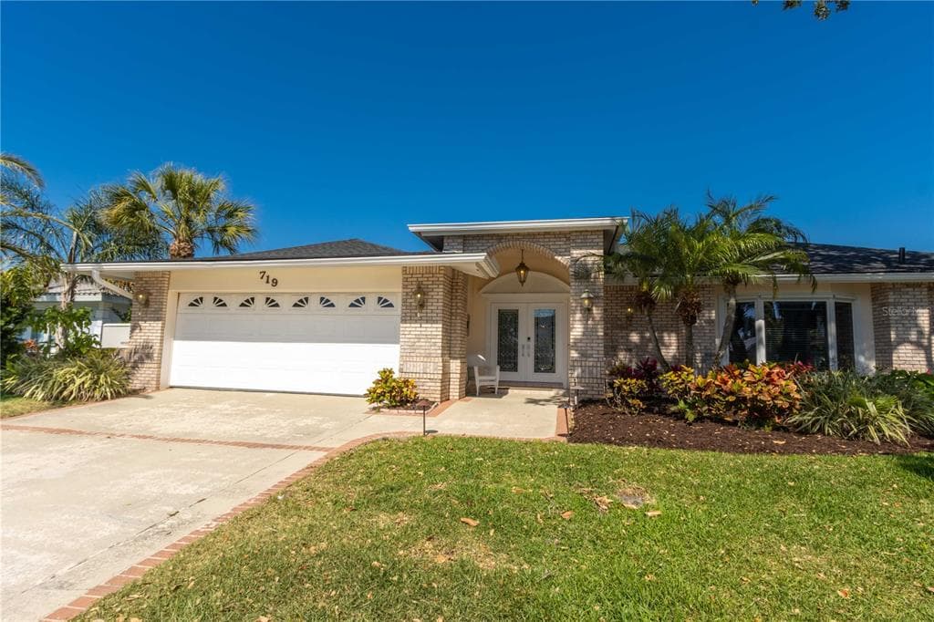 719 SNUG ISLAND CLEARWATER, FL 33767