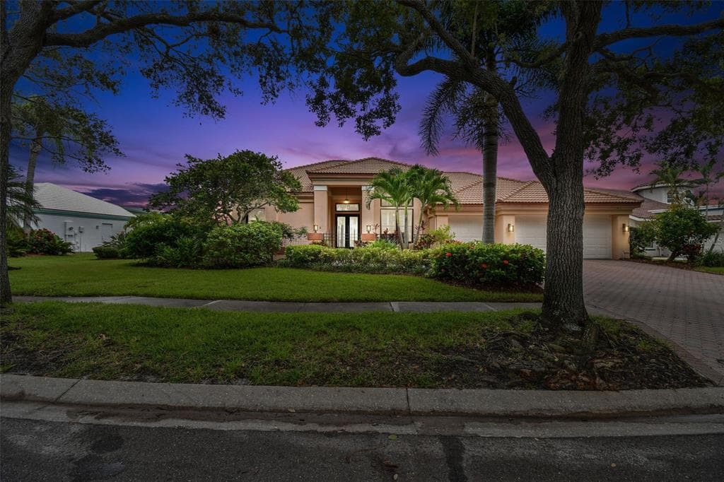 7444 WATERSILK DRIVE N PINELLAS PARK, FL 33782