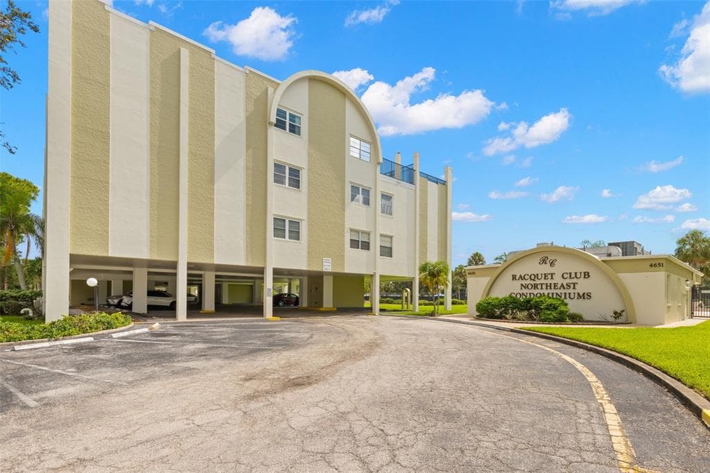 4681 1ST STREET NE UNIT 202 ST PETERSBURG, FL 33703