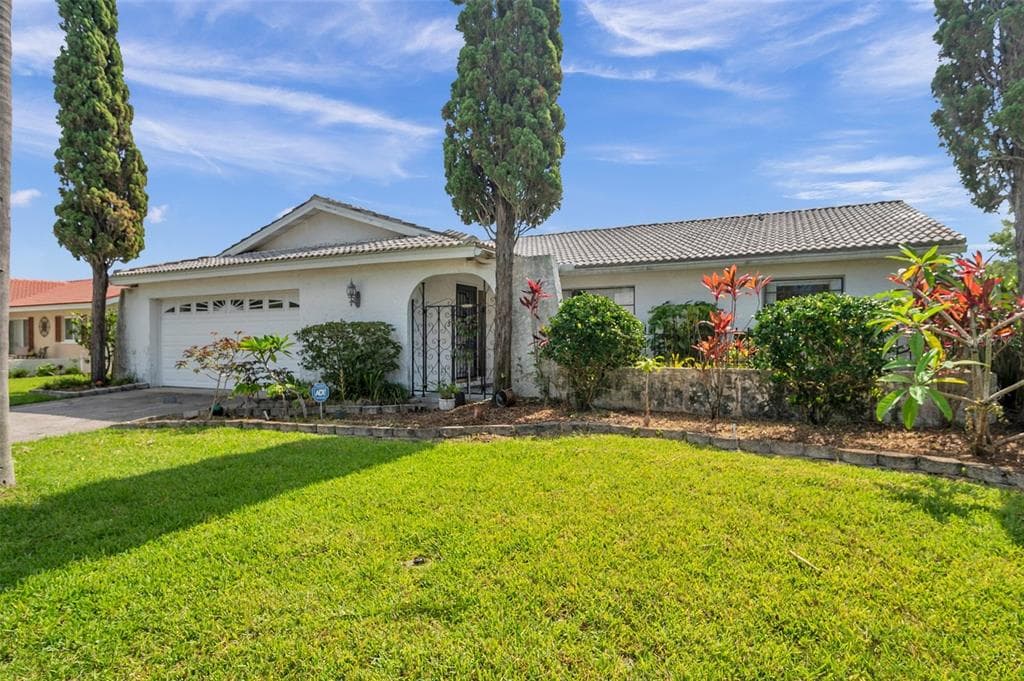 1217 RANCHWOOD DRIVE E