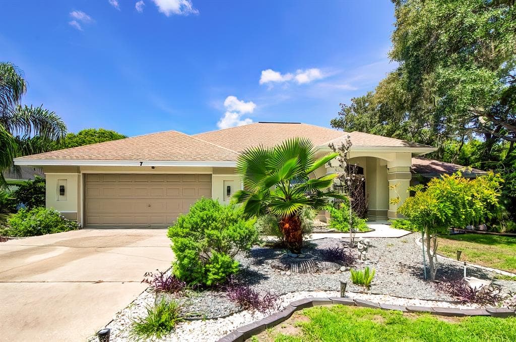 7 HOLLYHOCK COURT HOMOSASSA, FL 34446
