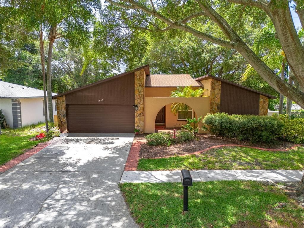 1806 WILLOW OAK DRIVE PALM HARBOR, FL 34683